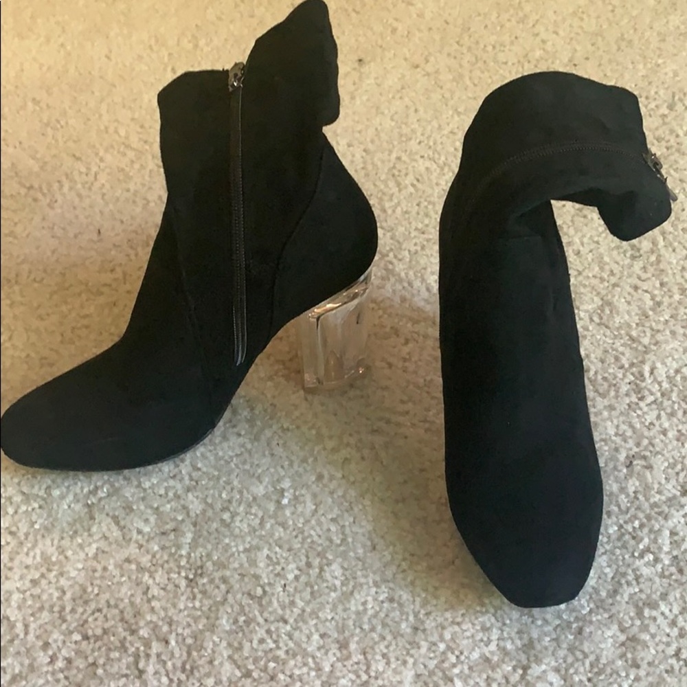 Cape Robbin iridescent heels, black suede zip, 6